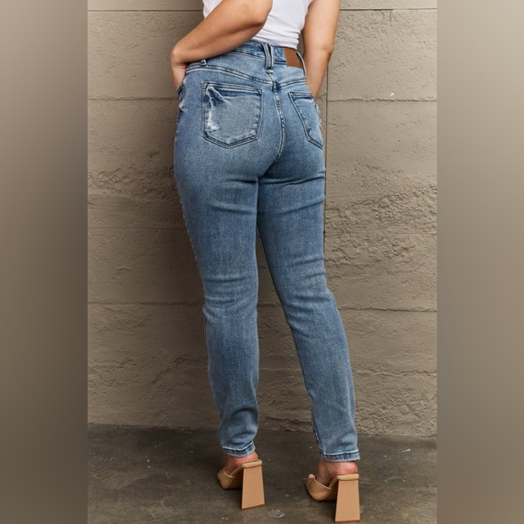 Judy Blue Kayla Full Size High Waist Distressed Slim Jeans NEW - Picture 3 of 7